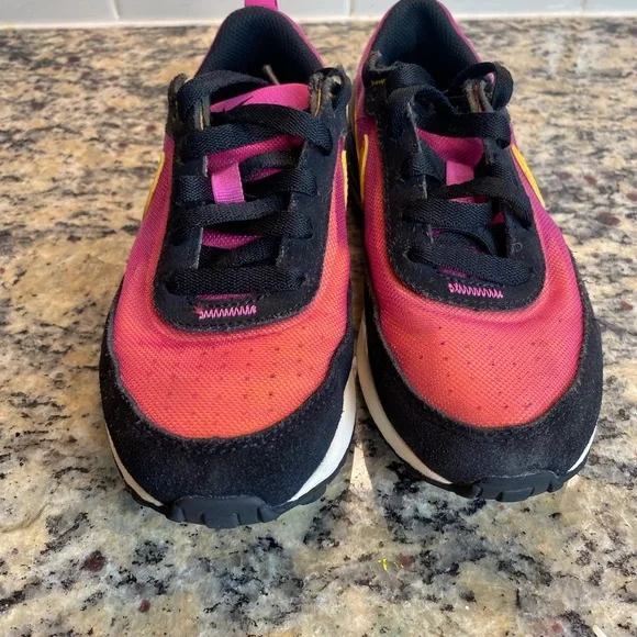 Nike Boys Waffle One DC0480-600 Pink Casual Shoes Sneakers Size 13C - Picture 7 of 9